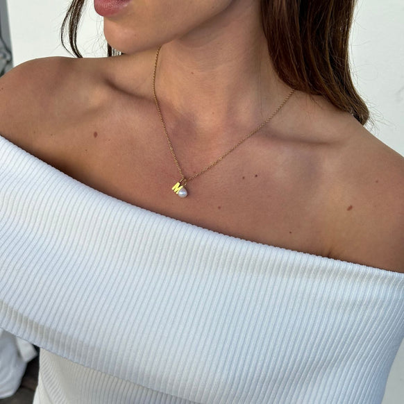 18k-guldbelagt-perle-vedhaeng-paa-classic-halskæde-camilla-kroeyer-jewellery