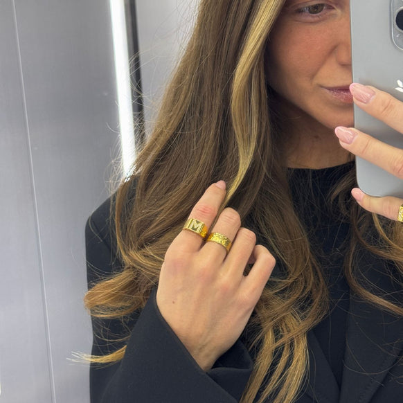 Krystal Bogstav Firkantet Signet Ring 18K Guldbelagt