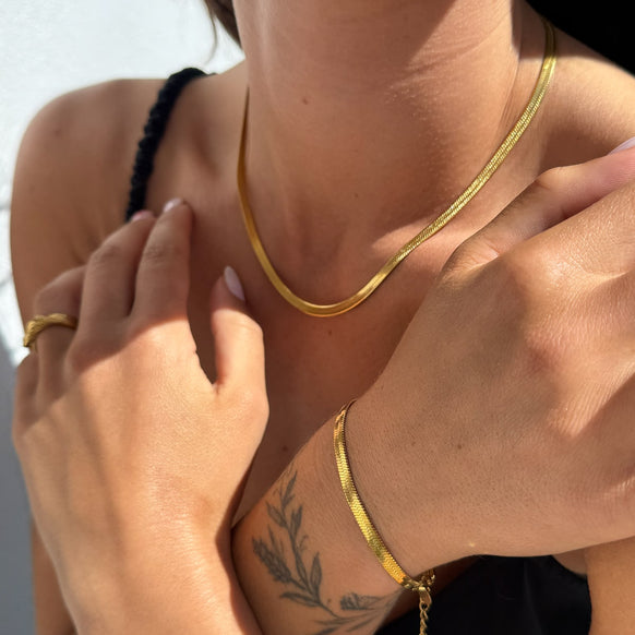 Flad Slange Armbaend 18K Guldbelagt 4mm Camilla Kroeyer Jewellery 13