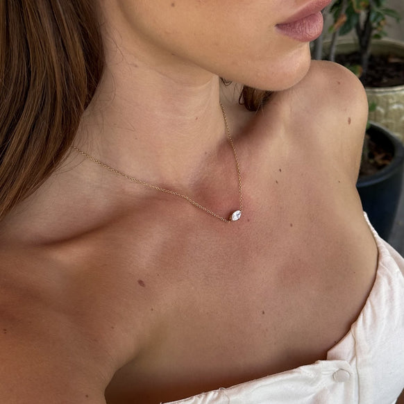 Floating Marquise Krystal Halskæde 18K Guldbelagt