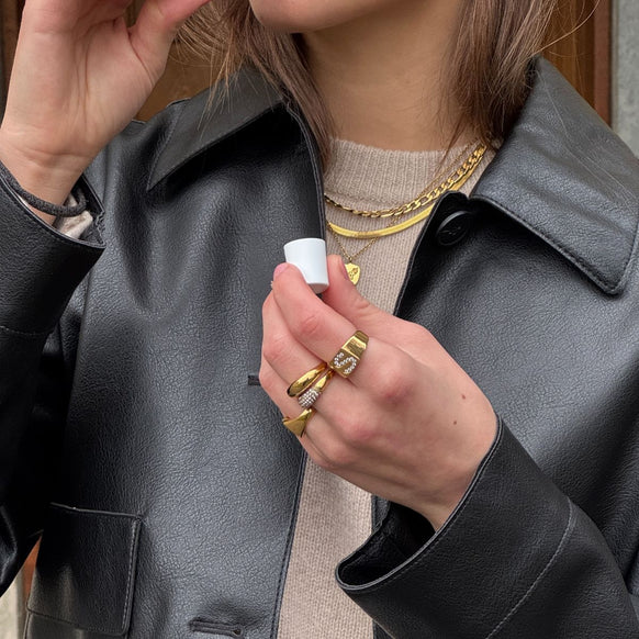 Krystal Bogstav Firkantet Signet Ring 18K Guldbelagt