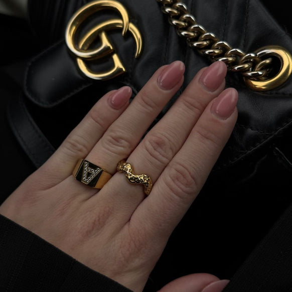 Krystal Bogstav Firkantet Signet Ring 18K Guldbelagt