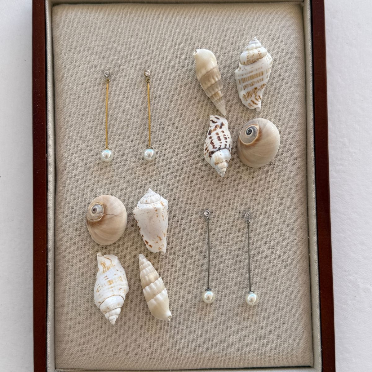 krystal-perle-drop-oereringe-og-guldbelagt-krystal-perle-drop-oereringe-camilla-kroeyer-jewellery