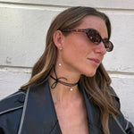 perle-vedhaeng-18-guldbelagt-paa-satin-snor-camilla-kroeyer-jewellery