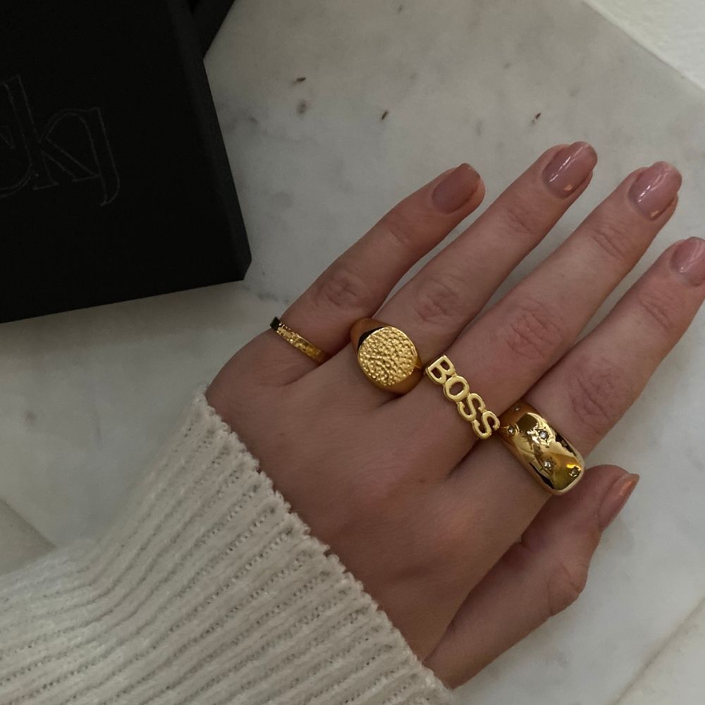  Camilla Krøyer Jewellery BOSS Signet Ring 18K Guldbelagt