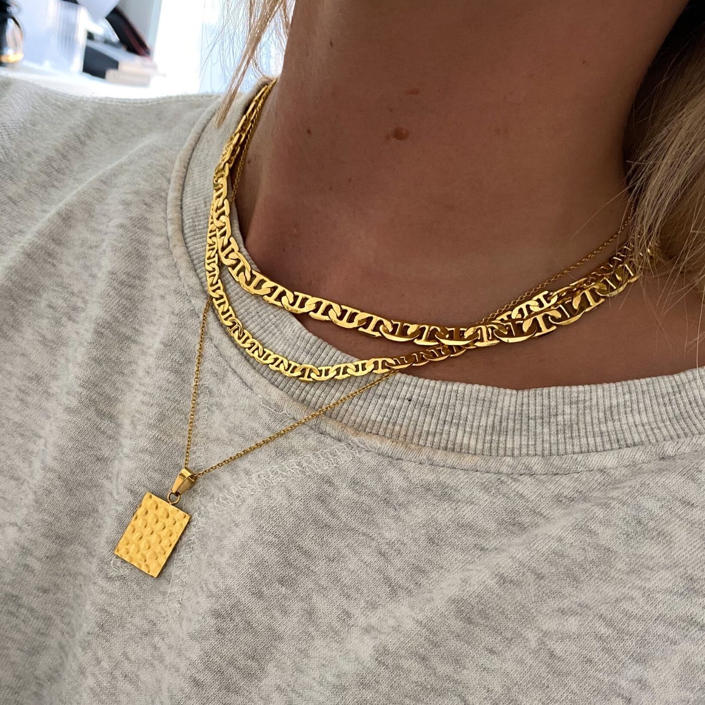 Camilla Krøyer Jewellery Hamret Halskæde 18K Guldbelagt Firkantet Stor